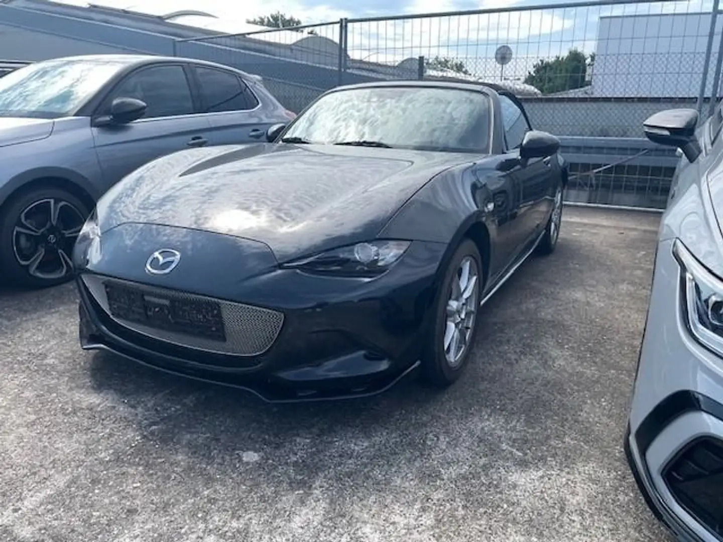 Mazda MX-5 1,5 131 PS Sports-Line*CarPlay*LED*Nav*BOSE Schwarz - 2