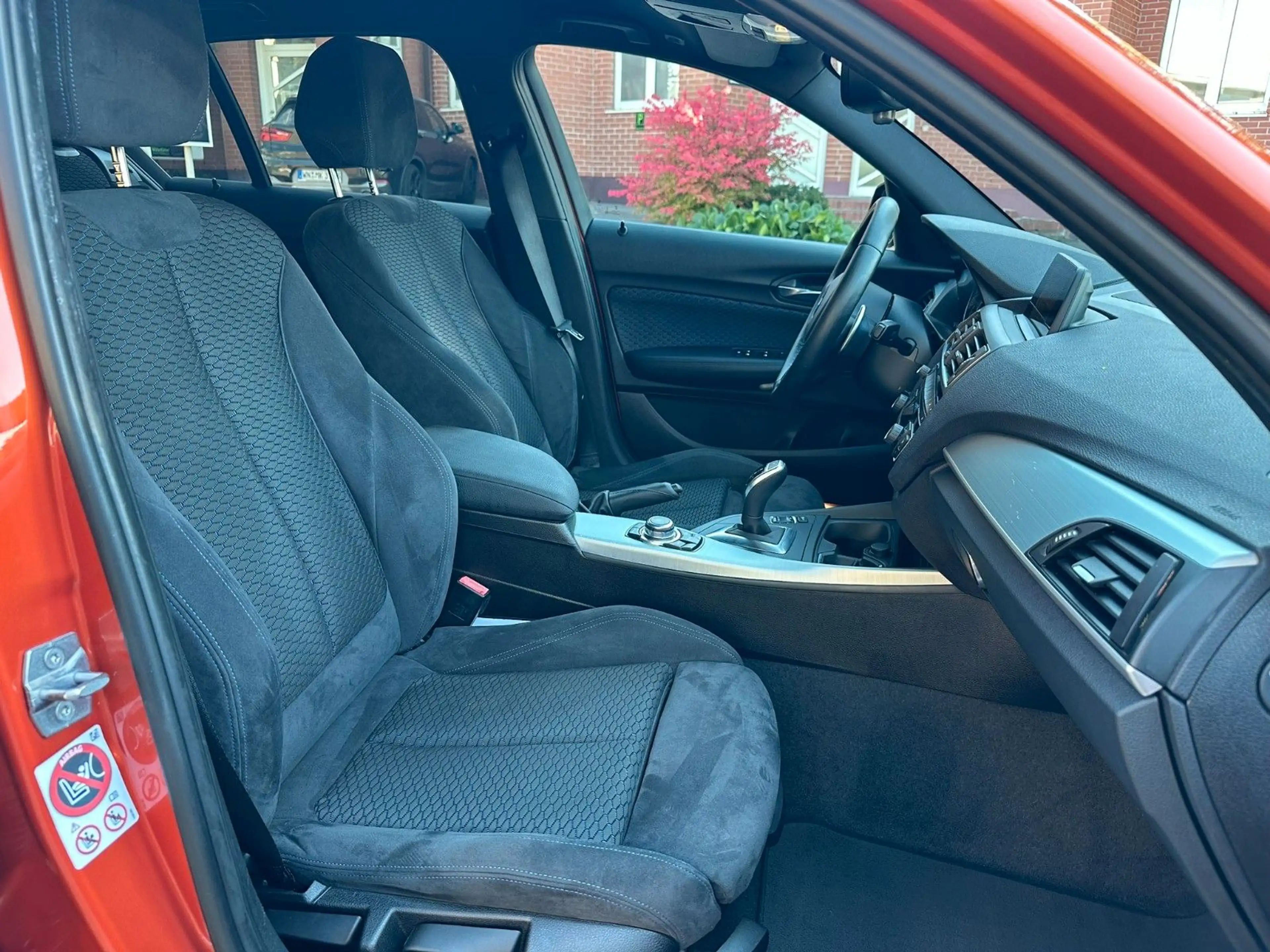 BMW 135 i x Drive Automatik *Navi/ PDC/ LED* — photo 10