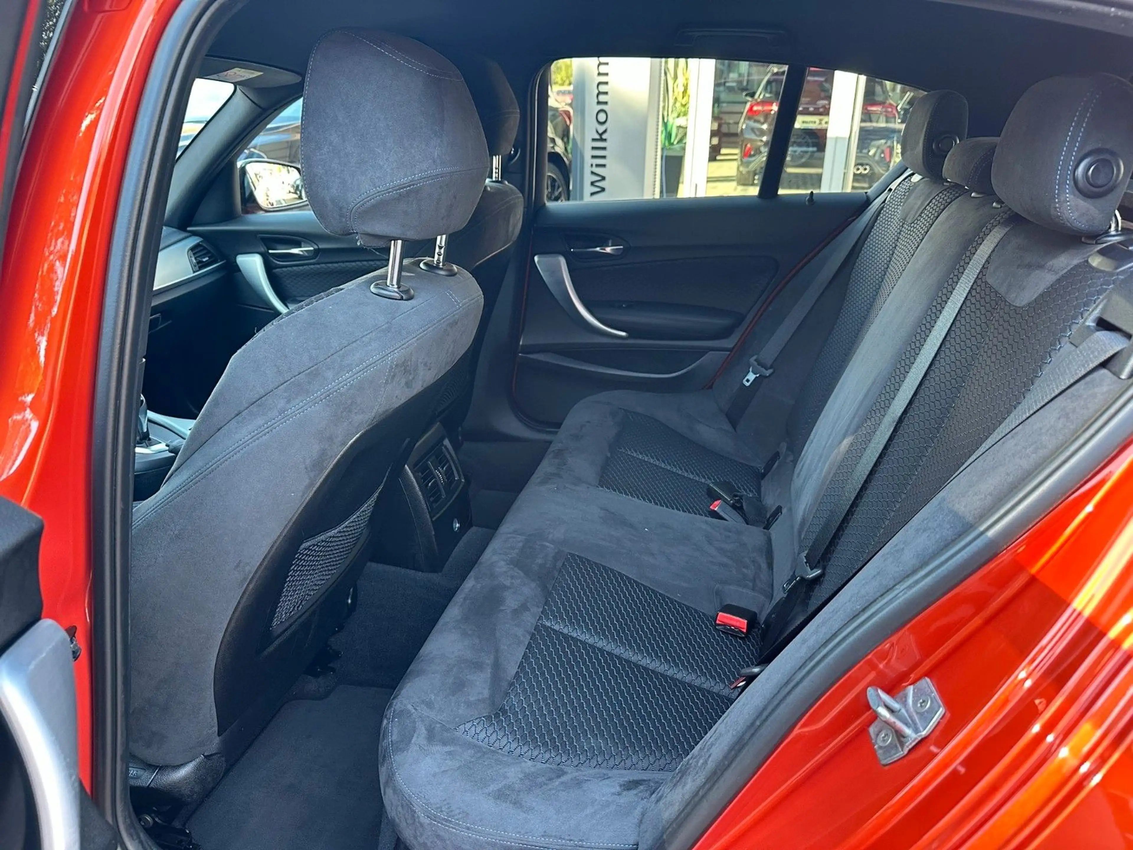 BMW 135 i x Drive Automatik *Navi/ PDC/ LED* — photo 11