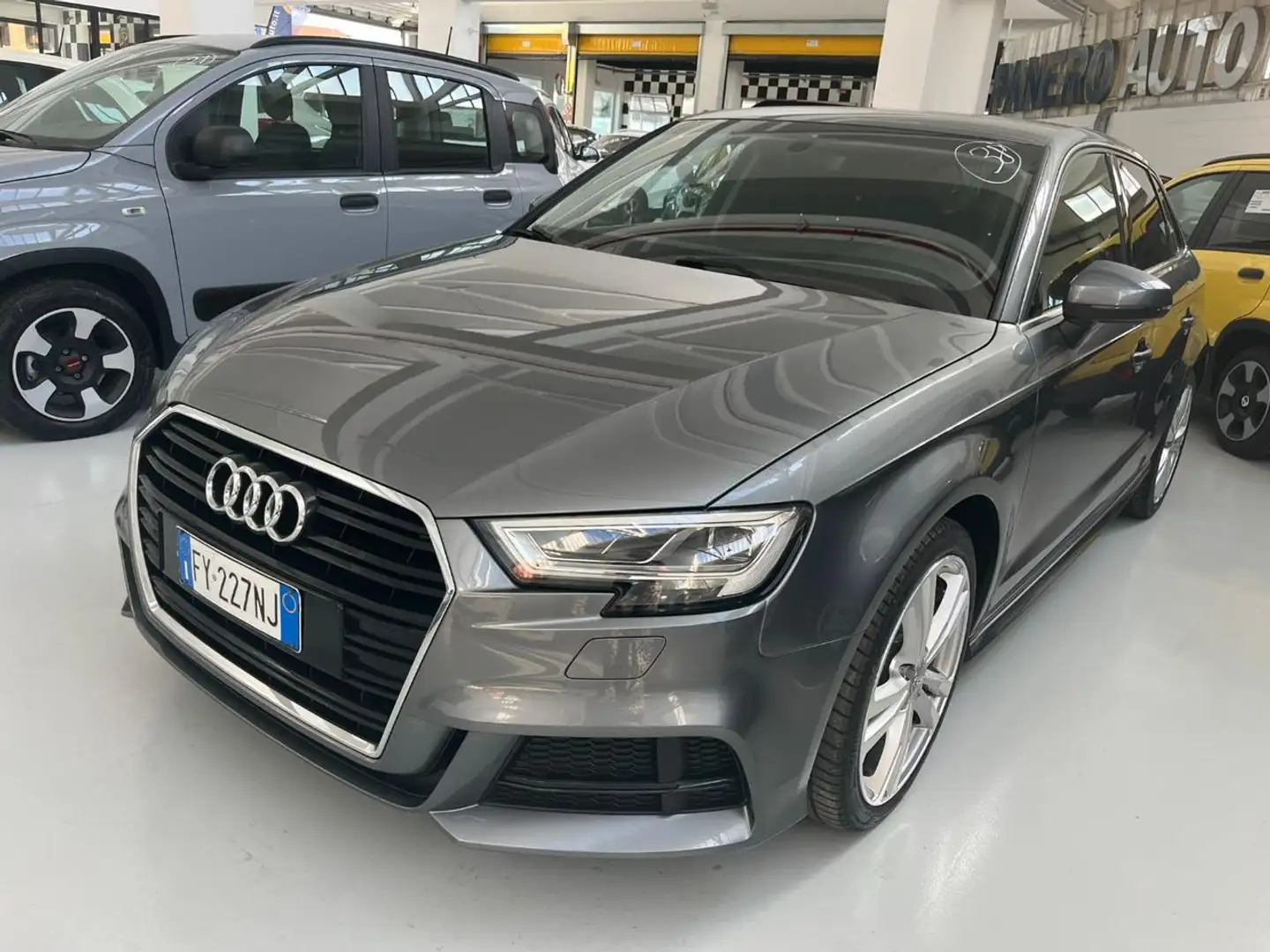 Audi A3 SPB 30 g-tron S tronic con cambio automatico Сірий - 1