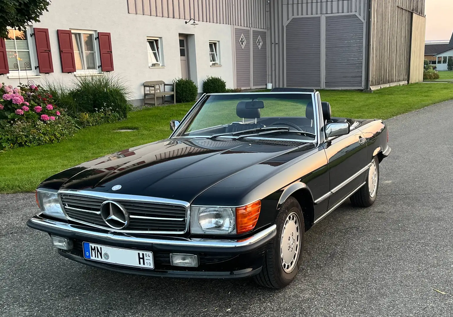 Mercedes-Benz SL 560 R107 Schwarz - 2