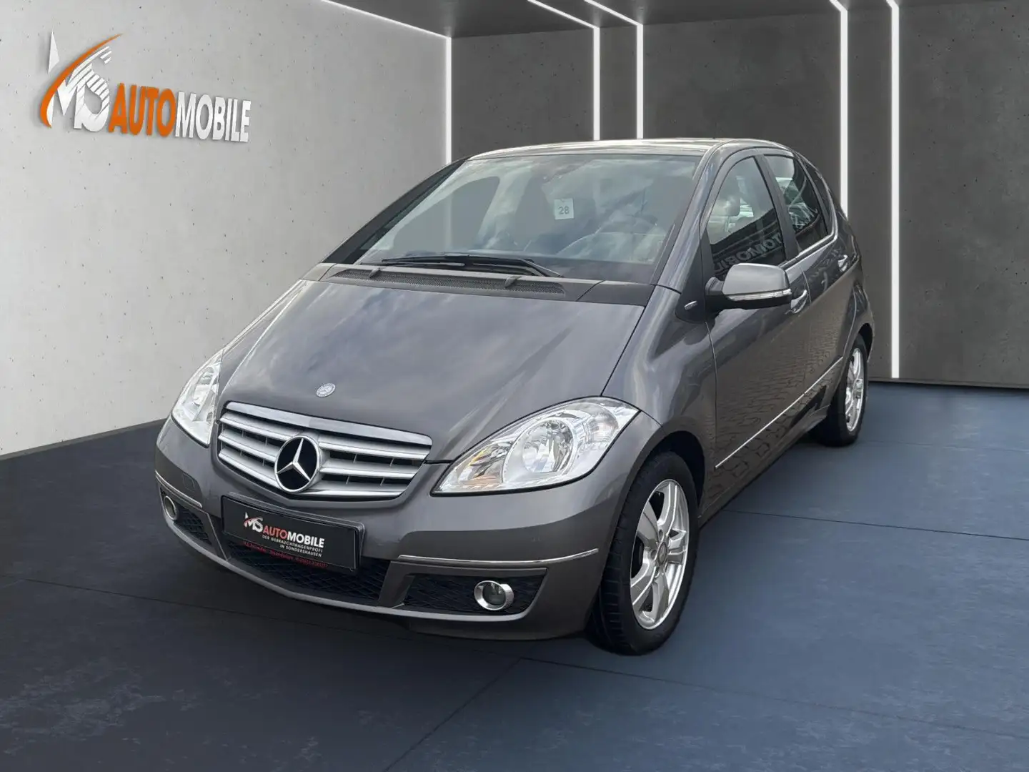 Mercedes-Benz A 160 Avantgarde BlueEfficiency+PANO+KAM+KLIMA Gris - 1