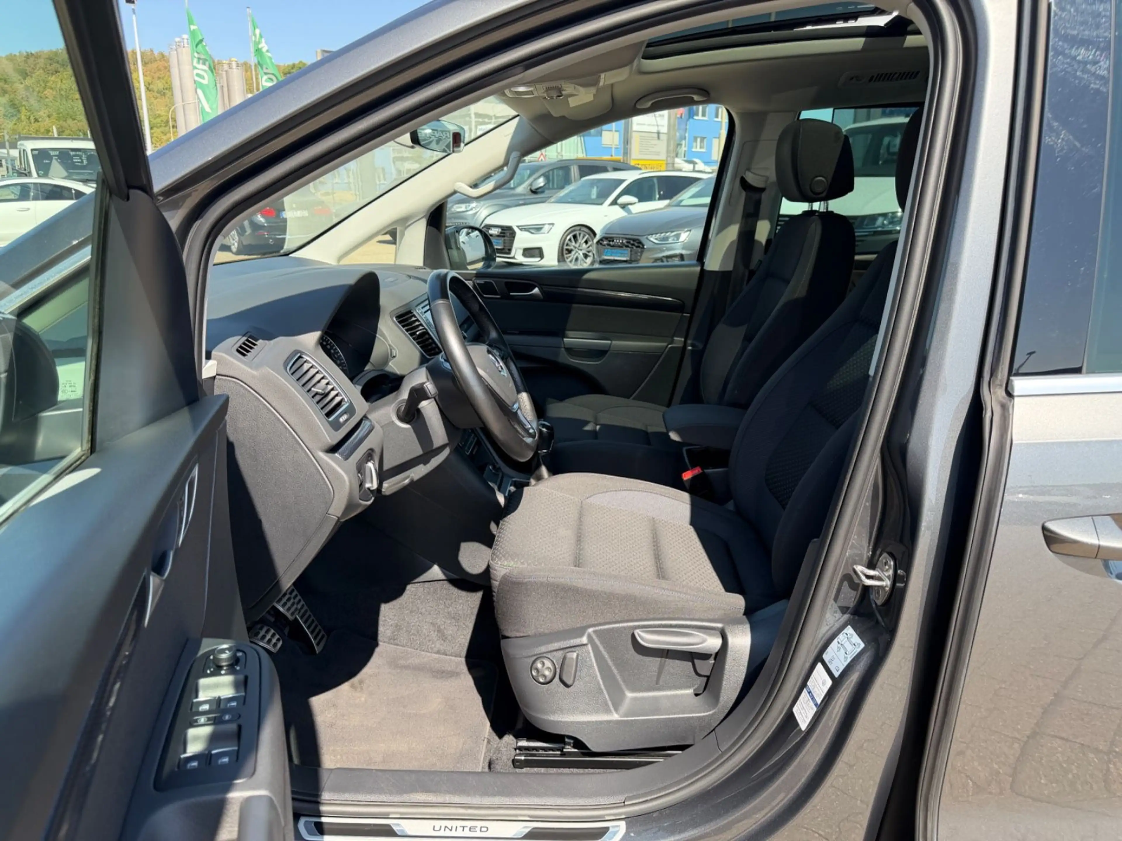 Volkswagen Sharan United 7 Sitzer, Pano, LED, Navi, — photo 14