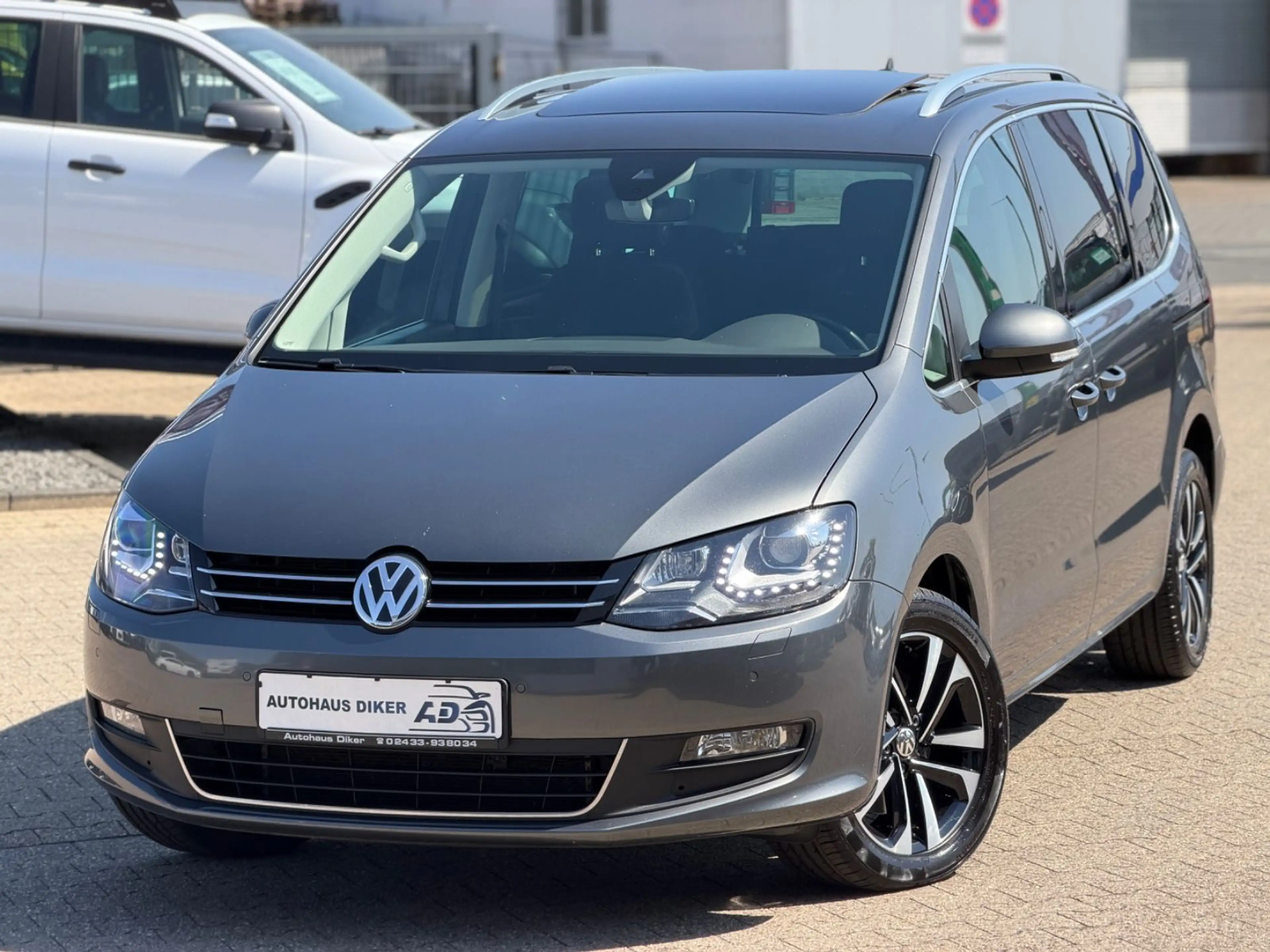 Volkswagen Sharan United 7 Sitzer, Pano, LED, Navi,