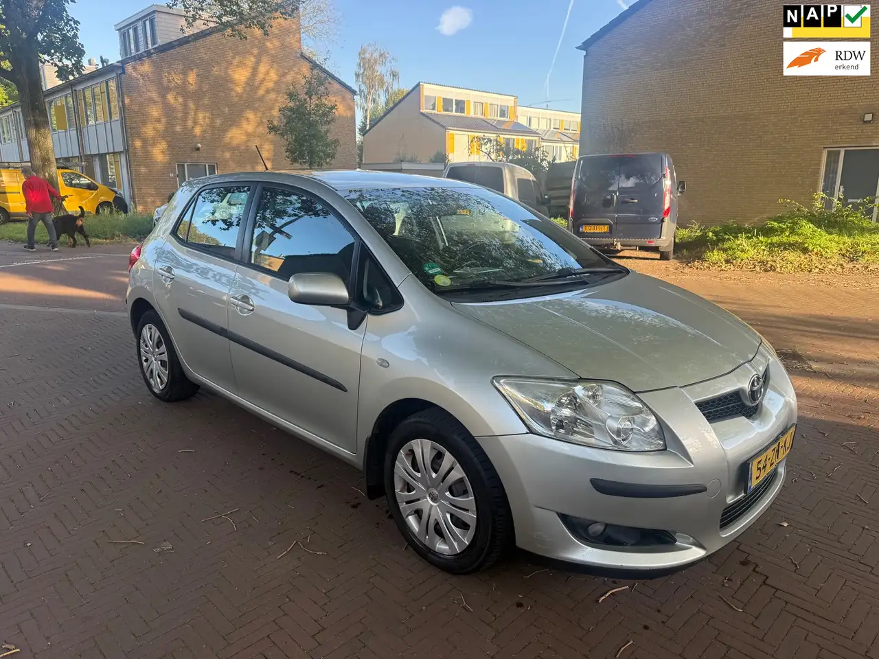 Toyota Auris AUTOMAAT/ Airco / leuke auto — photo 1 of 13