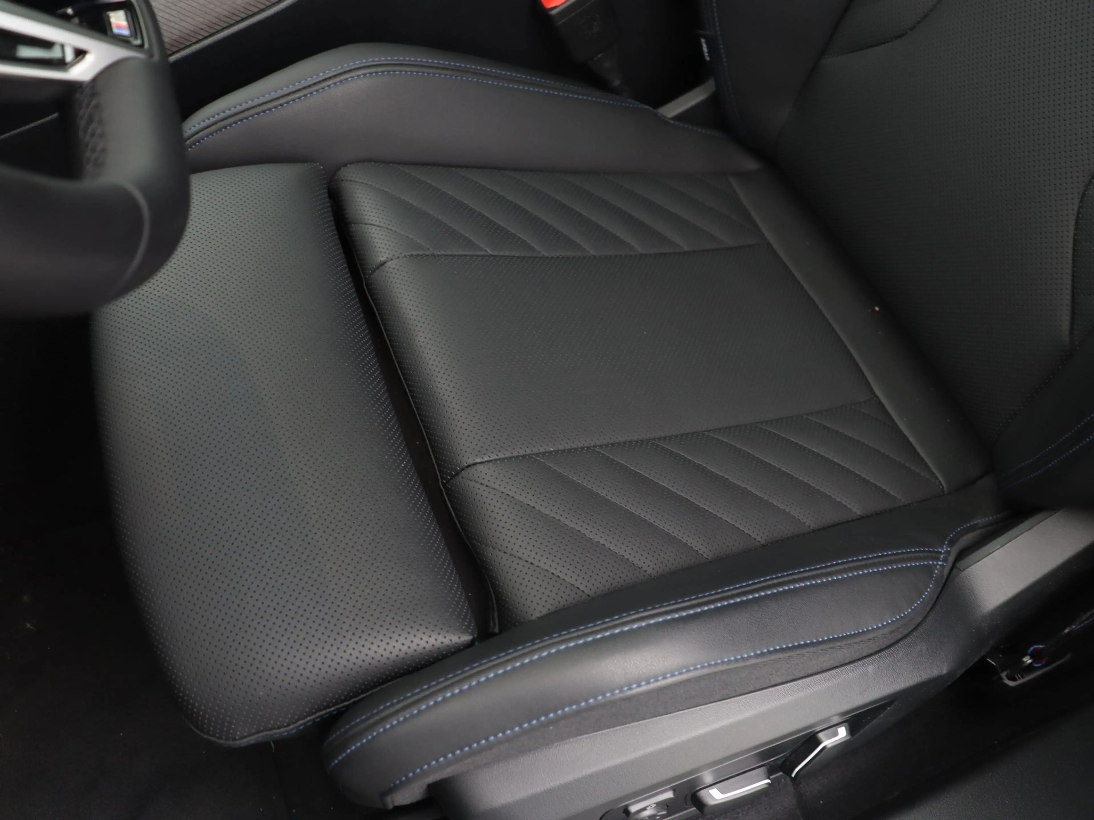 BMW X3 30e xDrive — photo 14