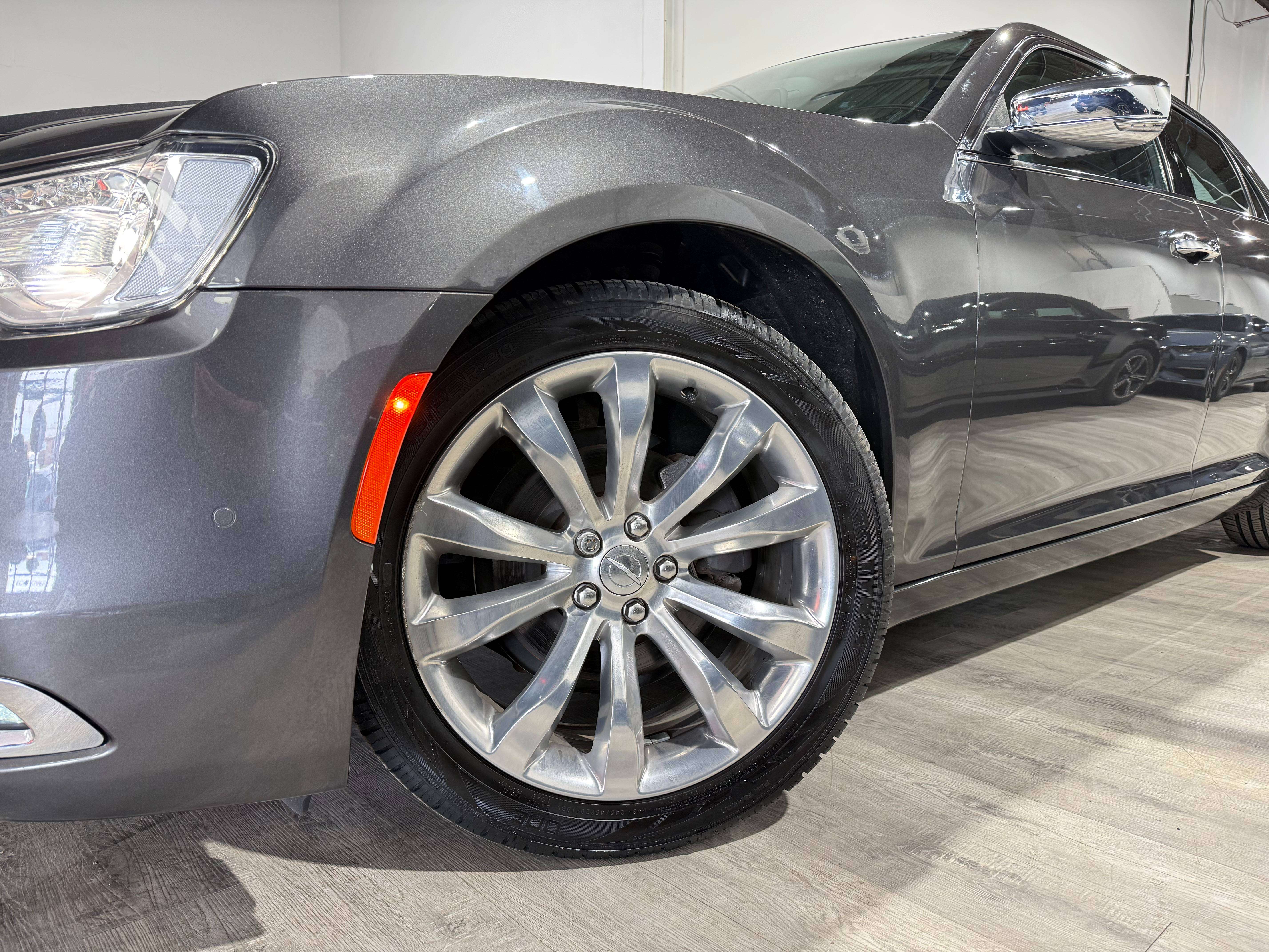 2019 Chrysler 300 300 Limited|Clean Carfax|Safety Tec|Leather Seats — снимка 1