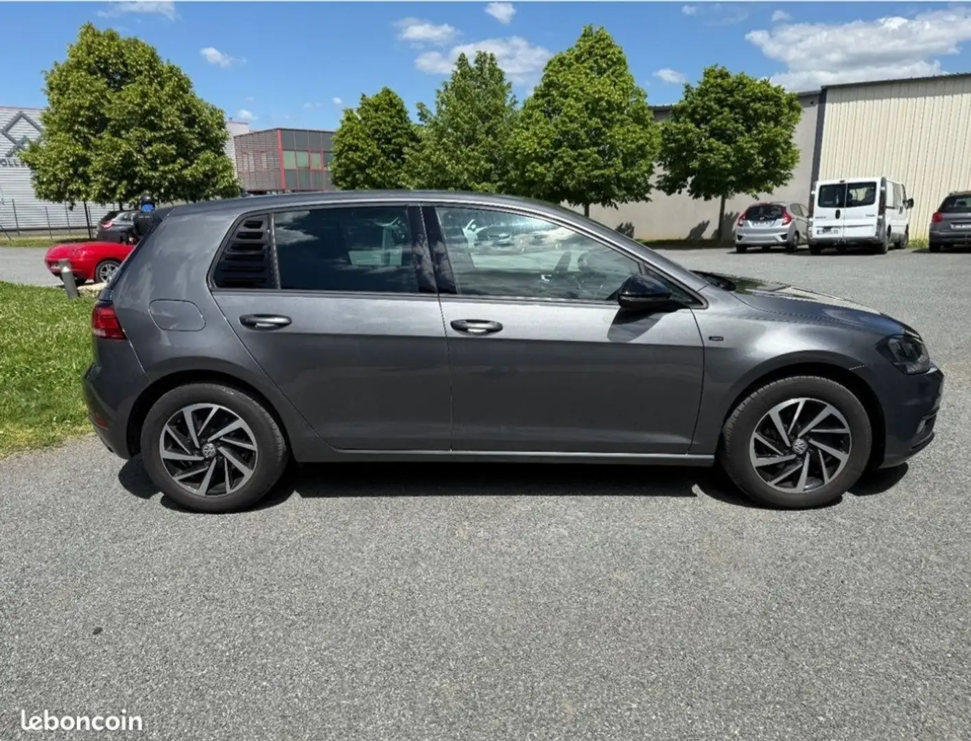 Volkswagen Golf 1.0 TSI 110 DSG7 Confortline - 2