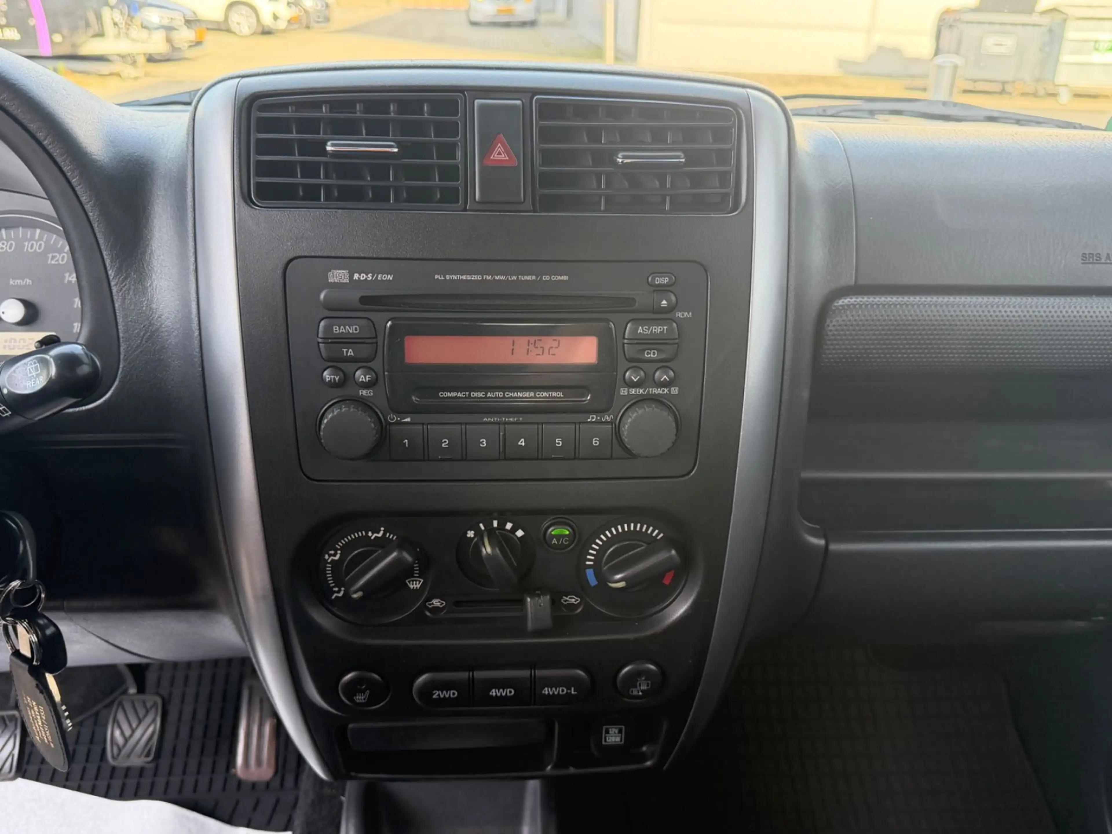 Suzuki Jimny Ranger Comfort Klima AHK Sitzheizung — photo 10