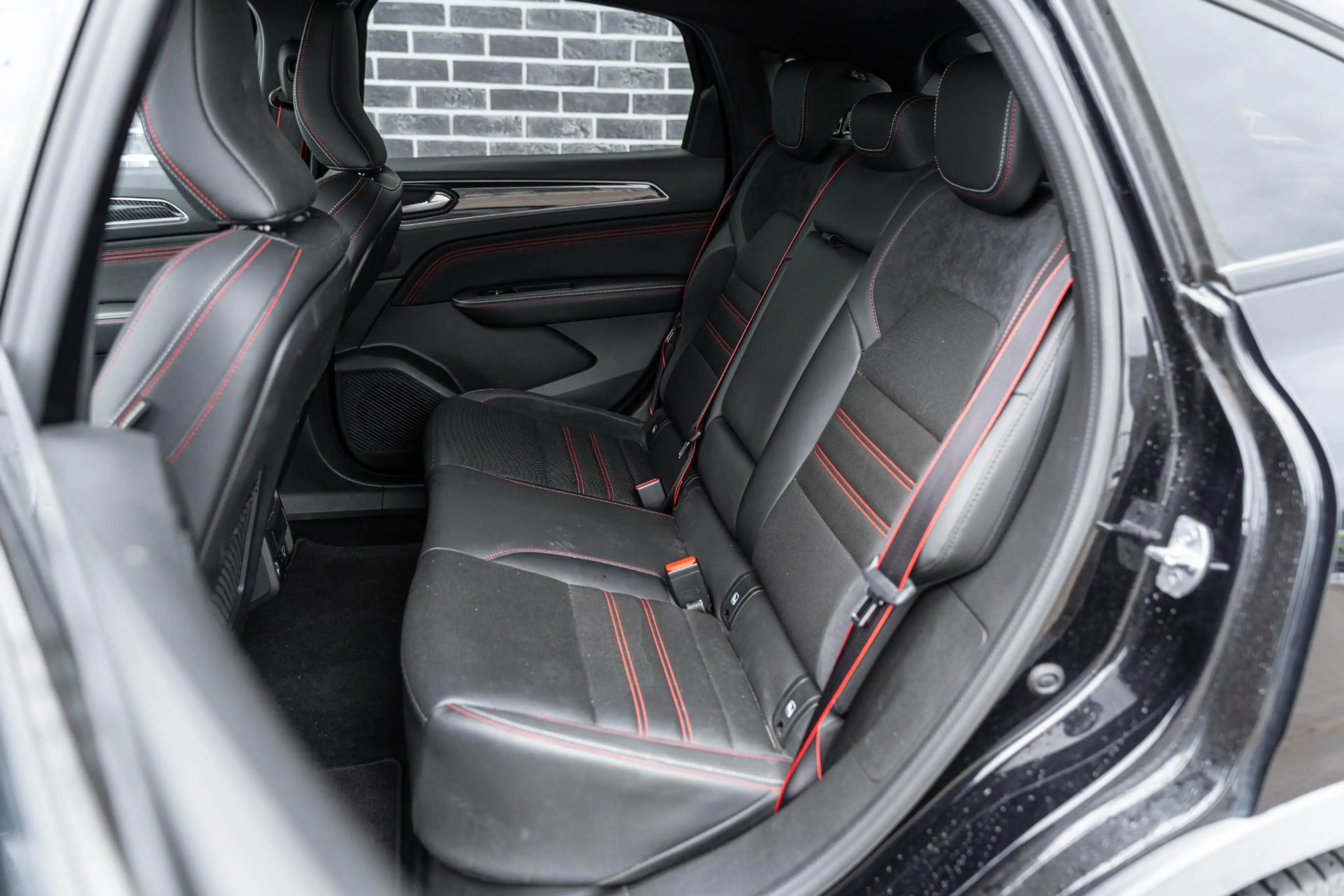 Renault Arkana 1.6 E-Tech Hybrid 145 R.S. Line | Achteruitrijcame — photo 11