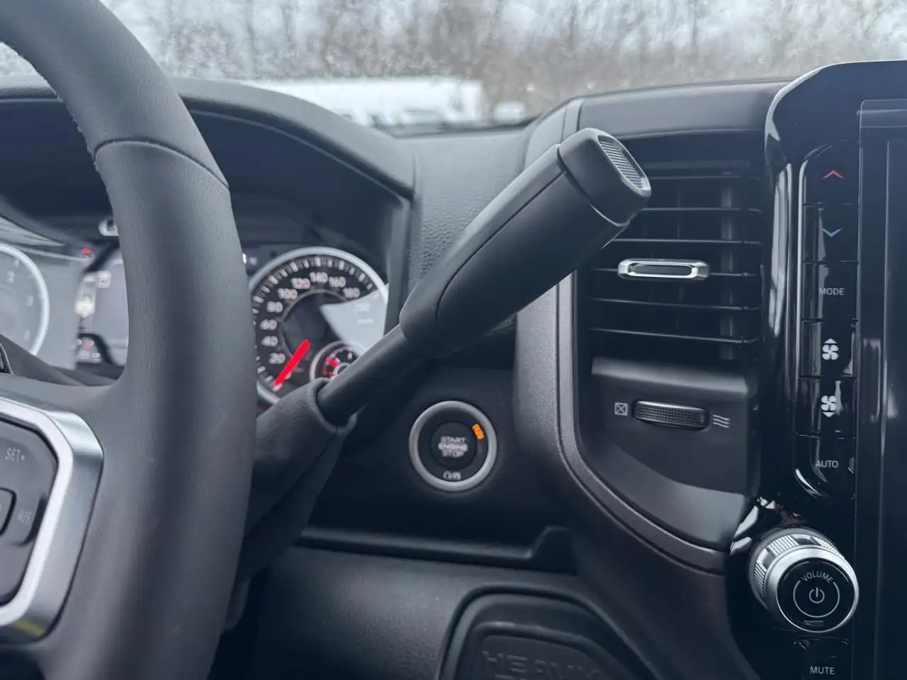 RAM 2500 снимка RAM 2500