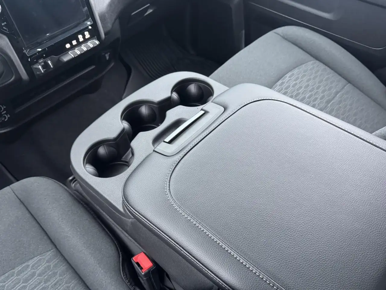 RAM 2500 снимка RAM 2500
