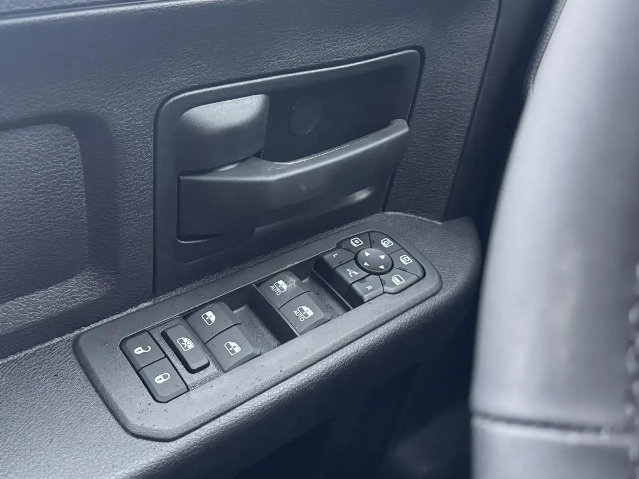 RAM 2500 снимка RAM 2500