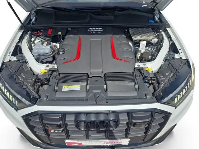 Audi SQ7 view 12