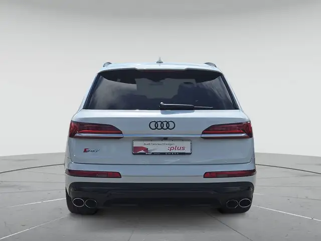 Audi SQ7 view 7
