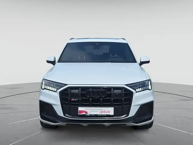 Audi SQ7 view 2