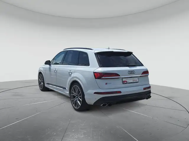 Audi SQ7 view 3