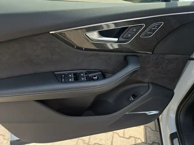 Audi SQ7 view 17