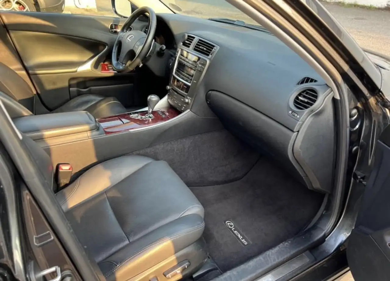 Lexus IS fotografie Lexus IS