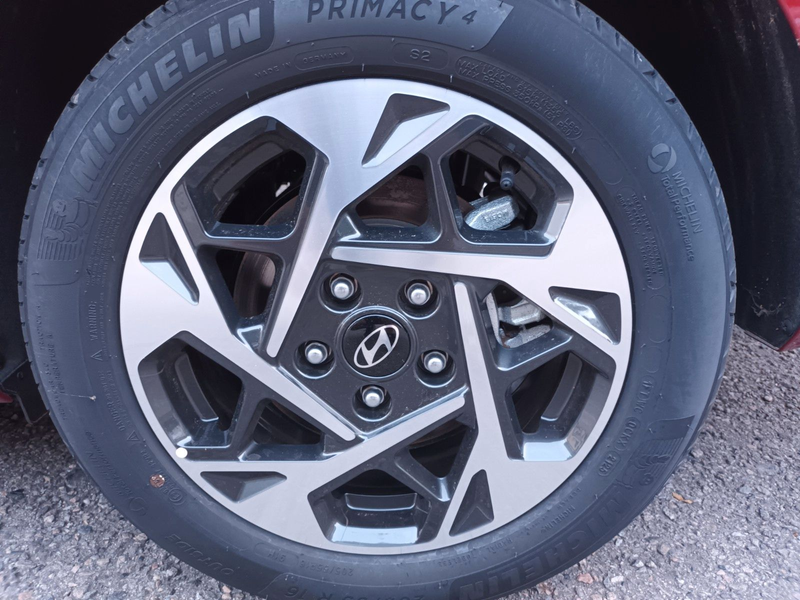 Hyundai i30 KOMBI 1.5 STYLE LED+NAVI+SHZ+KAMERA+KEYLESS! — photo 15
