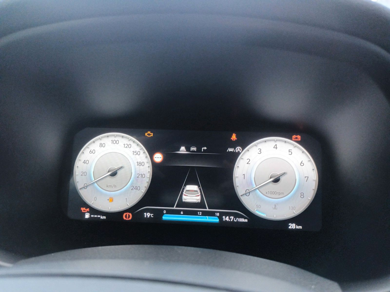 Hyundai i30 KOMBI 1.5 STYLE LED+NAVI+SHZ+KAMERA+KEYLESS! — photo 8