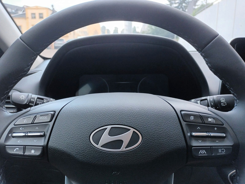 Hyundai i30 KOMBI 1.5 STYLE LED+NAVI+SHZ+KAMERA+KEYLESS! — photo 7