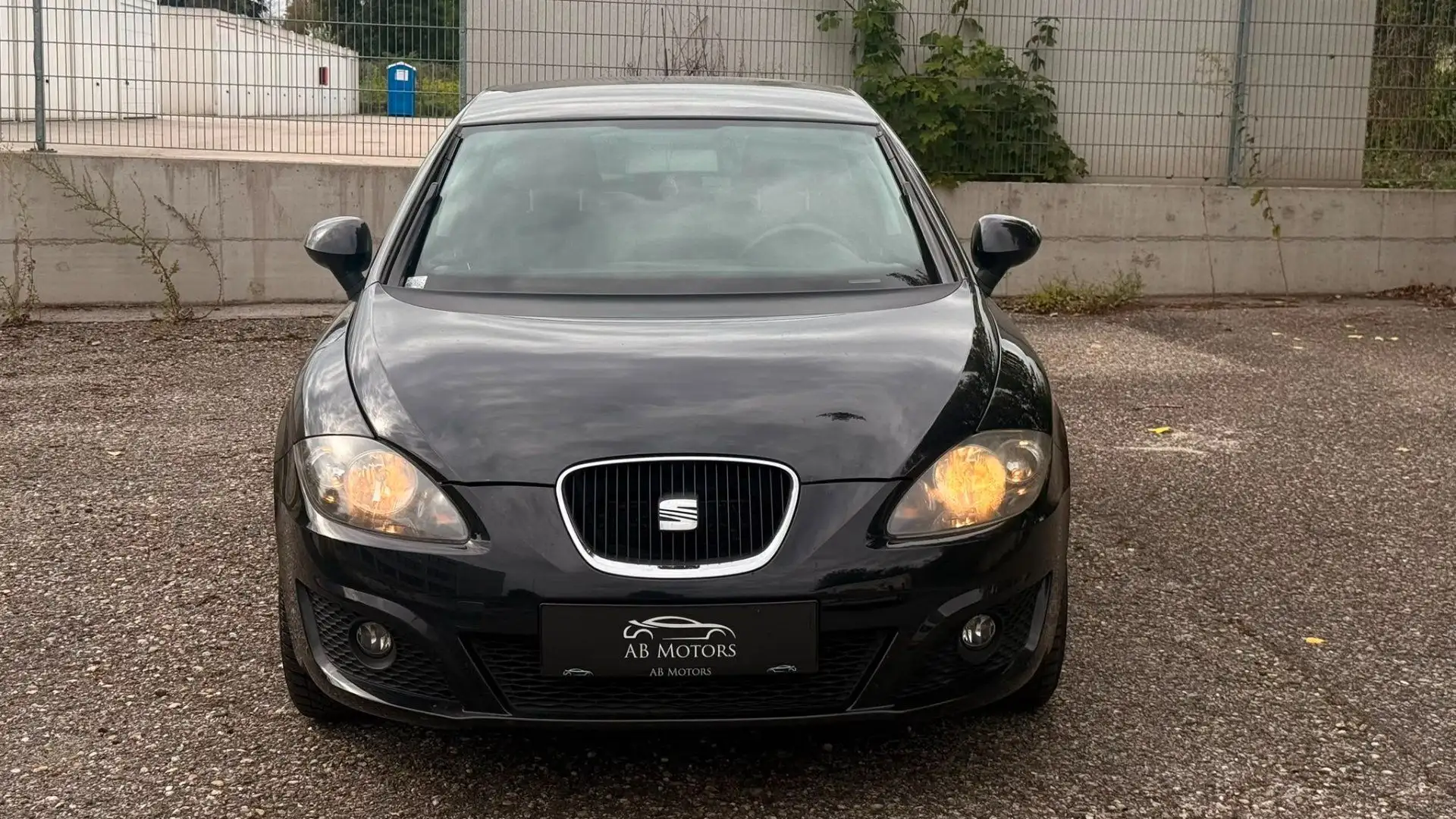 SEAT Leon 1.2 TSI Schwarz - 2