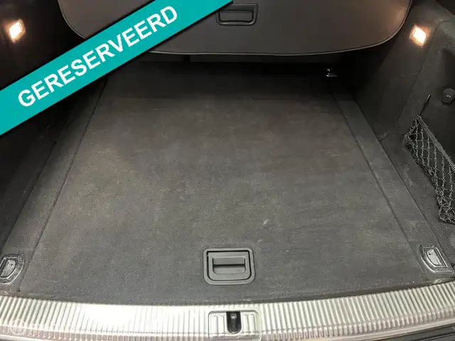 Audi A4 view 11