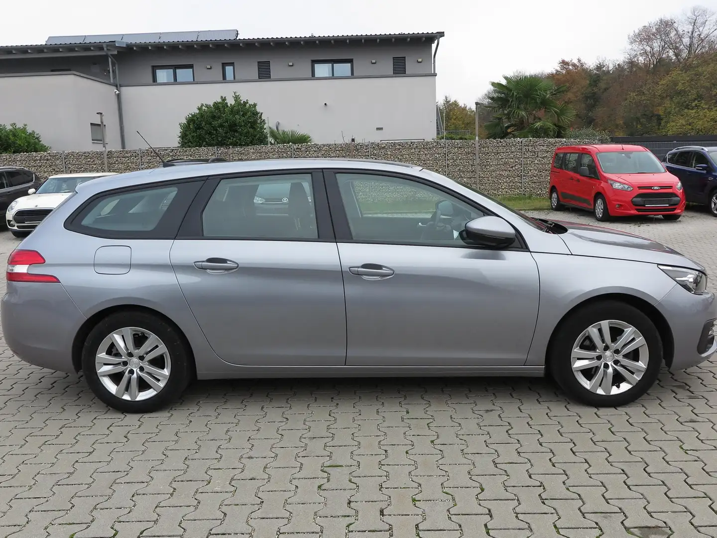 Peugeot 308 Active Pack Grau - 2