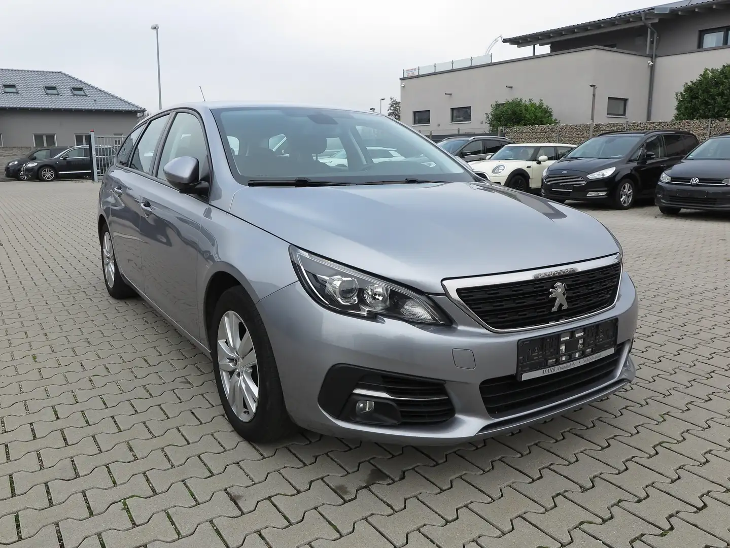Peugeot 308 Active Pack Grau - 1