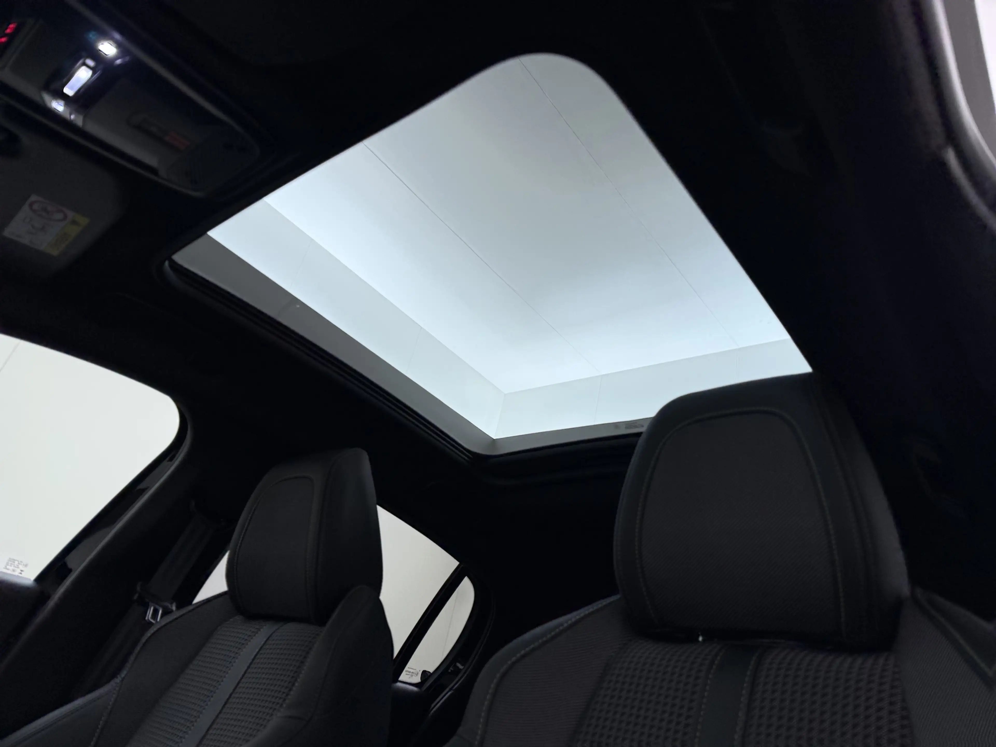 Peugeot e-208 EV GT 350 Panoramadak 360°Camera Navi Ecc Apple Ca — photo 8
