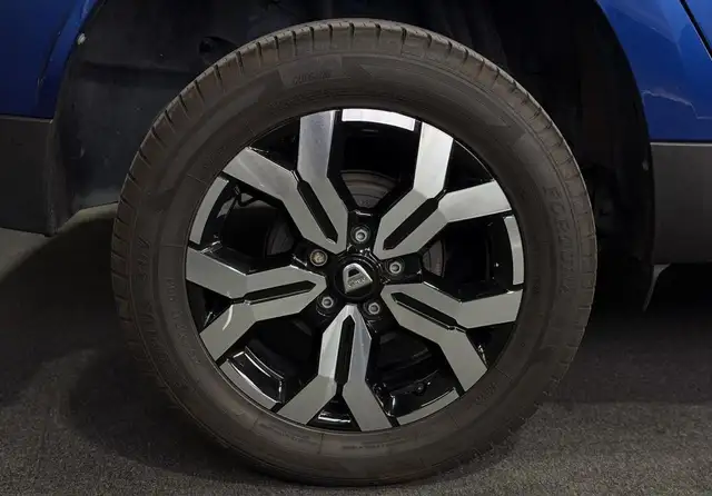 Dacia Duster view 8