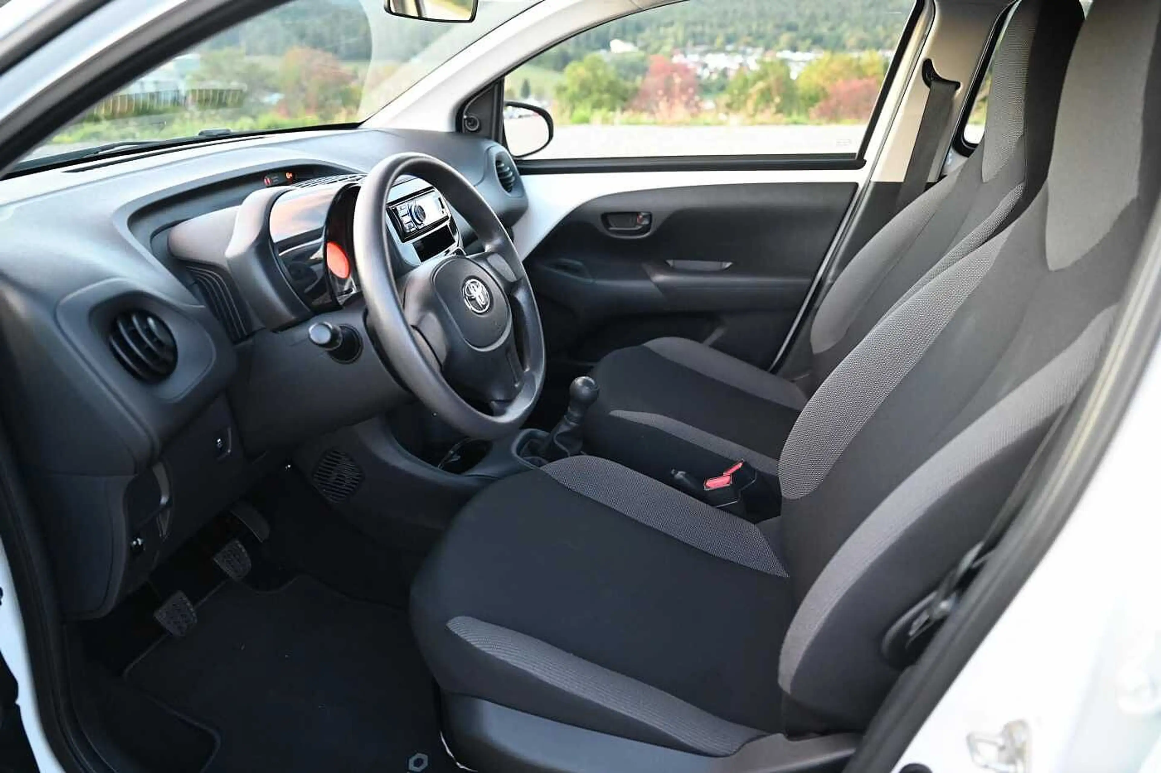 Toyota Aygo 5-Türer x — photo 8