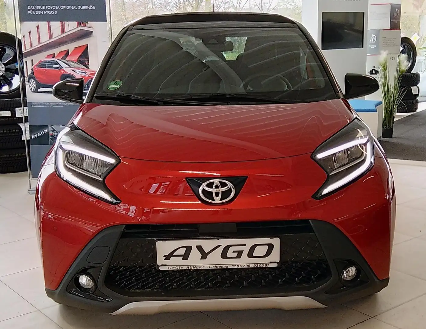 Toyota Aygo X Air Explore, Faltdach, JBL, Navi, Kamera, 18" Alu Rouge - 1