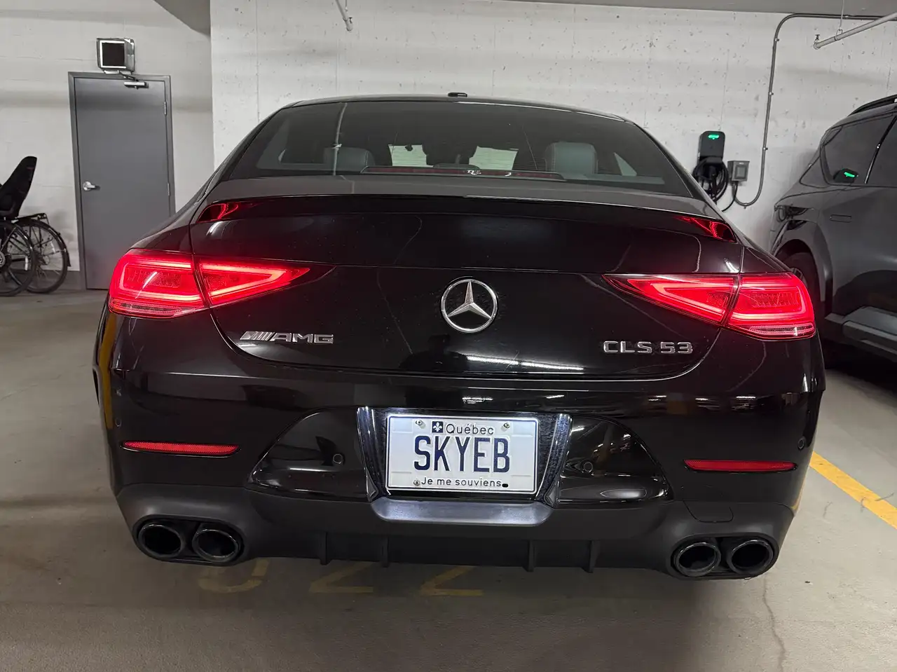 Mercedes-Benz CLS снимка Mercedes-Benz CLS