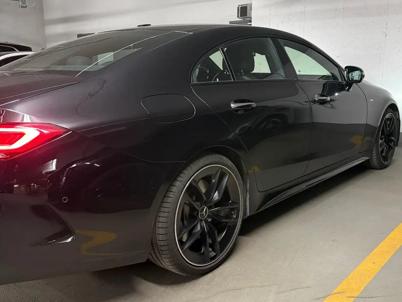 Mercedes-Benz CLS снимка Mercedes-Benz CLS
