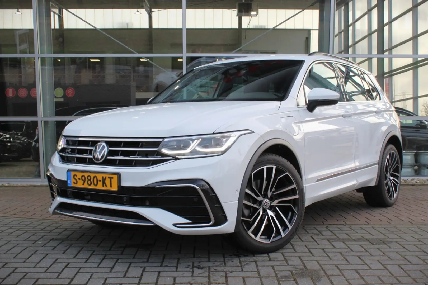Volkswagen Tiguan 1.4 TSI eHy R-line Bianco - 1