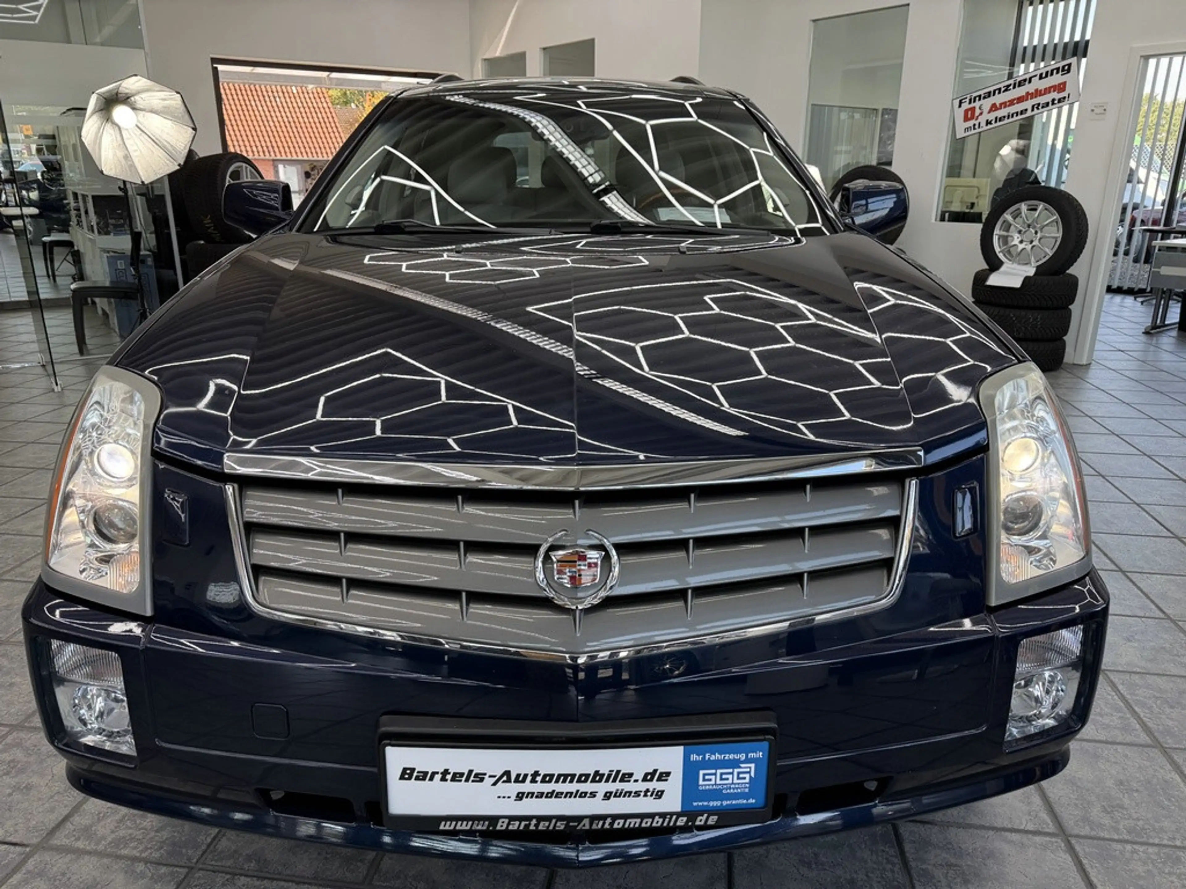Cadillac SRX 4.6 V8 AWD Elegance, deutsches Auto, Leder — photo 6