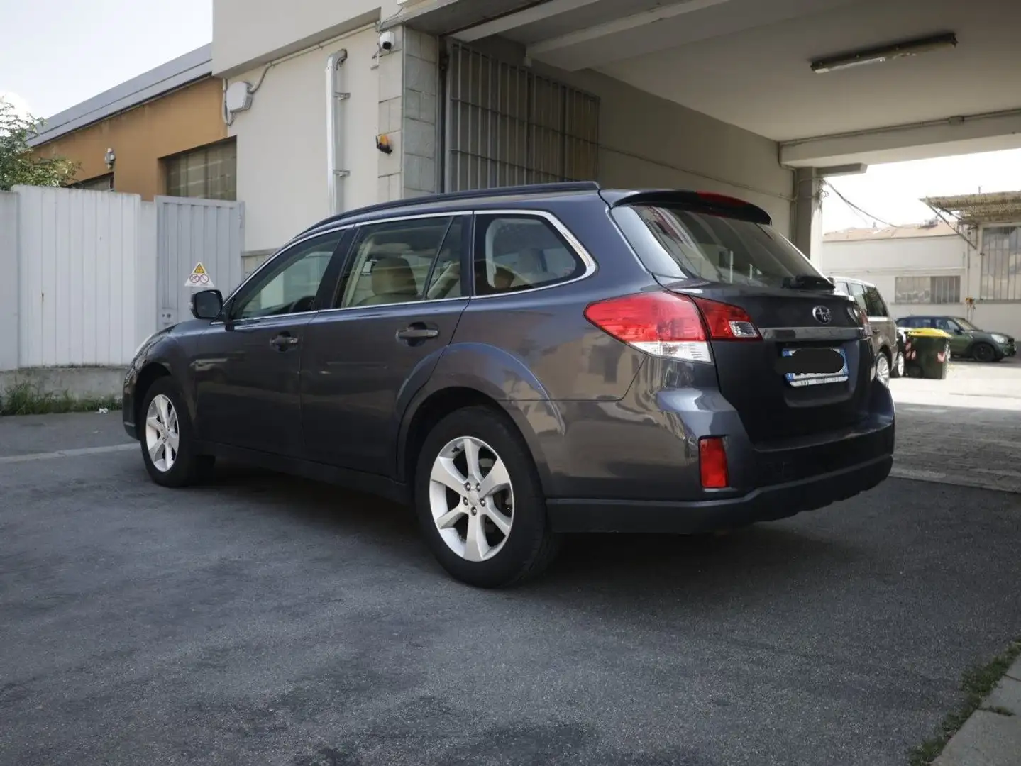 Subaru Legacy Blue - 1