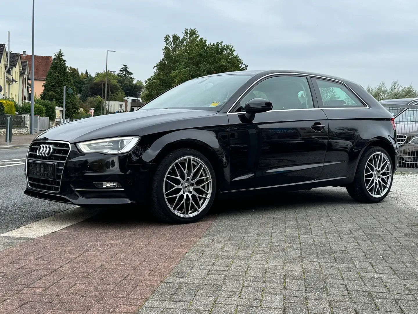 Audi A3 ambition 18Zoll AEZ Navi BiXenon Einparkhilfe Noir - 2