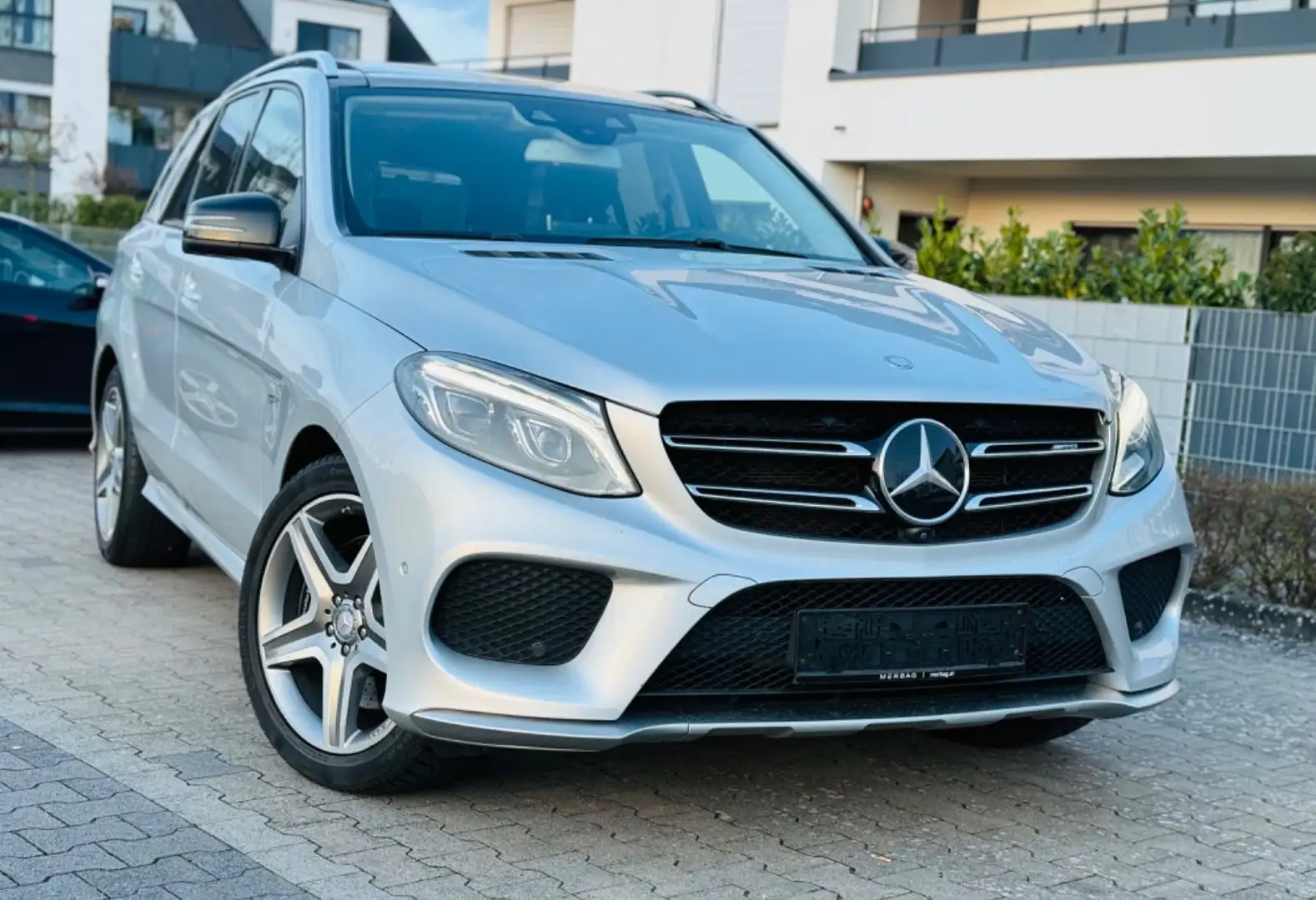 Mercedes-Benz GLE 43 AMG *1.Hand*Pano*H/K*Distronic*Stdhzg Silver - 1