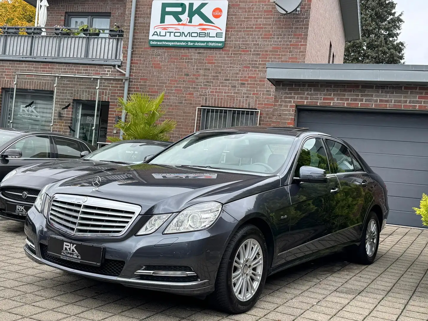 Mercedes-Benz E 200 E 200 CGI BlueEfficiency (212.048) Grigio - 1