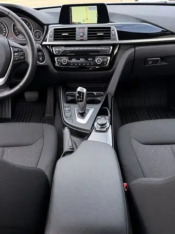 BMW 320 view 15