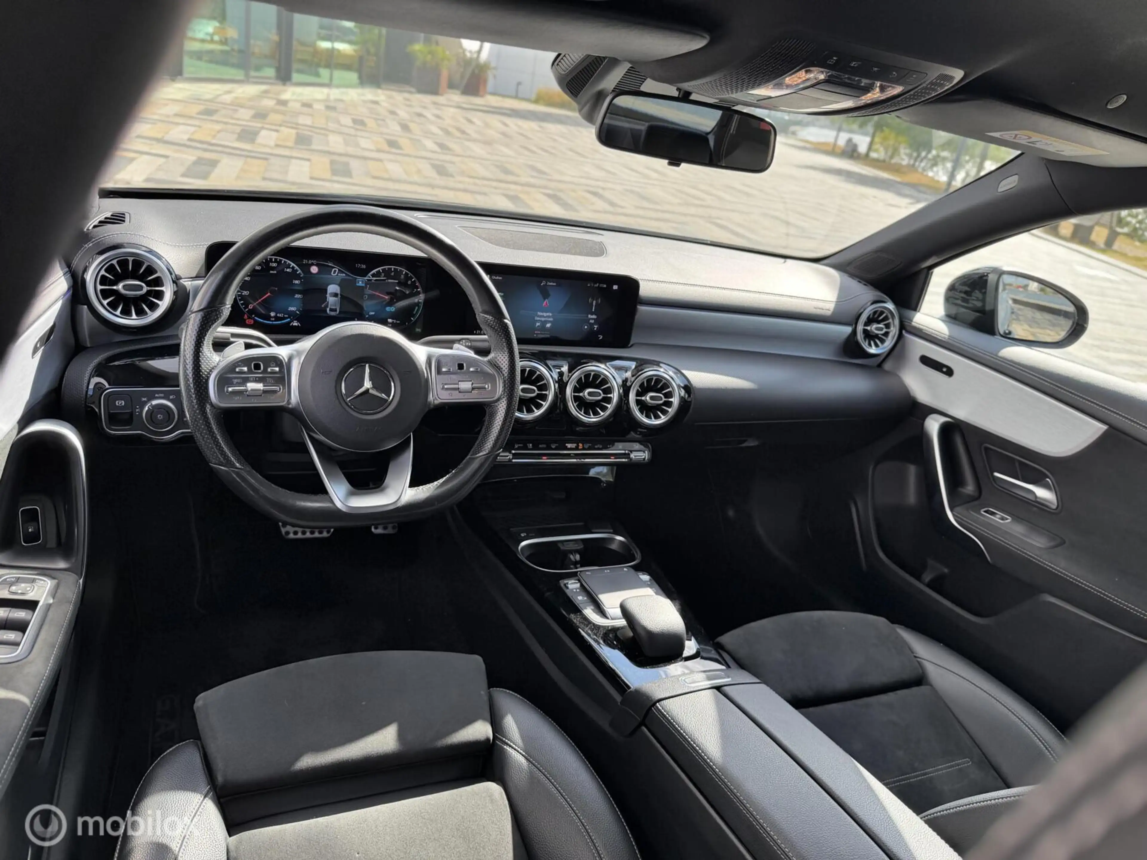 Mercedes-Benz A 250 e AMG Line | Black on Black | Carplay — photo 12
