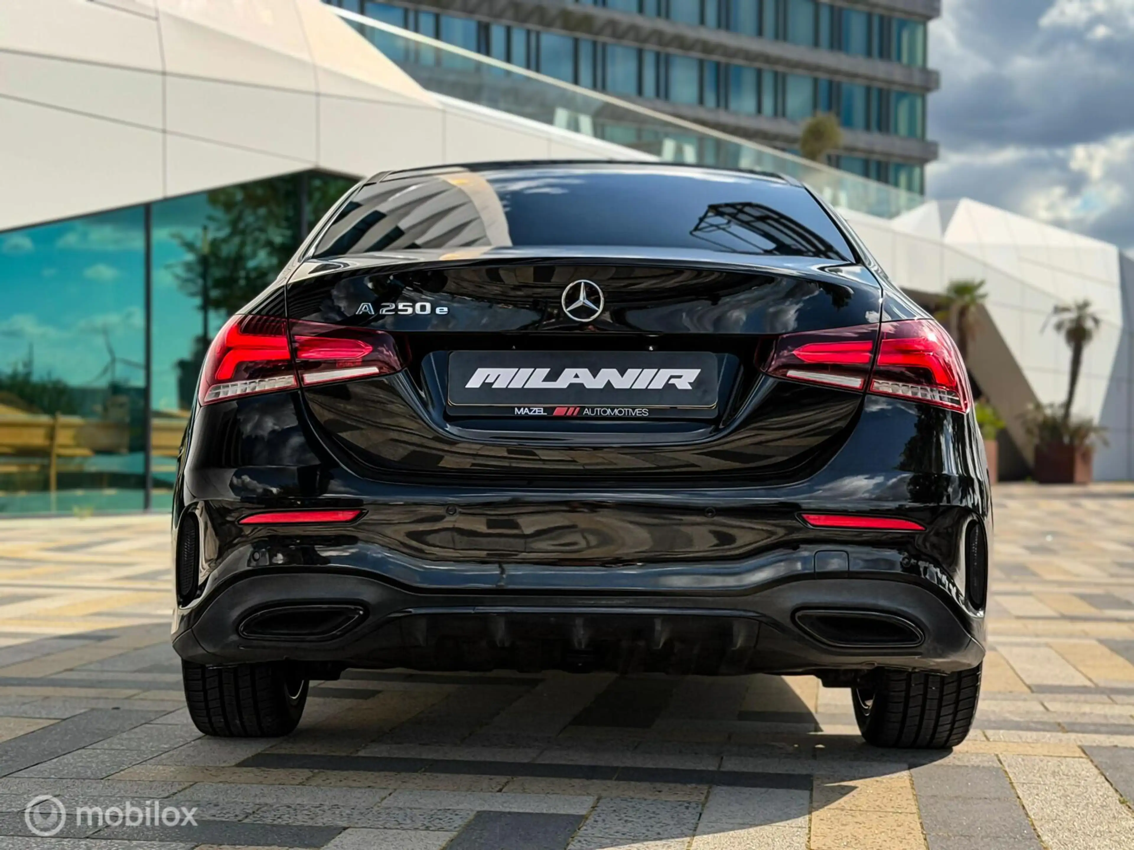 Mercedes-Benz A 250 e AMG Line | Black on Black | Carplay — photo 8
