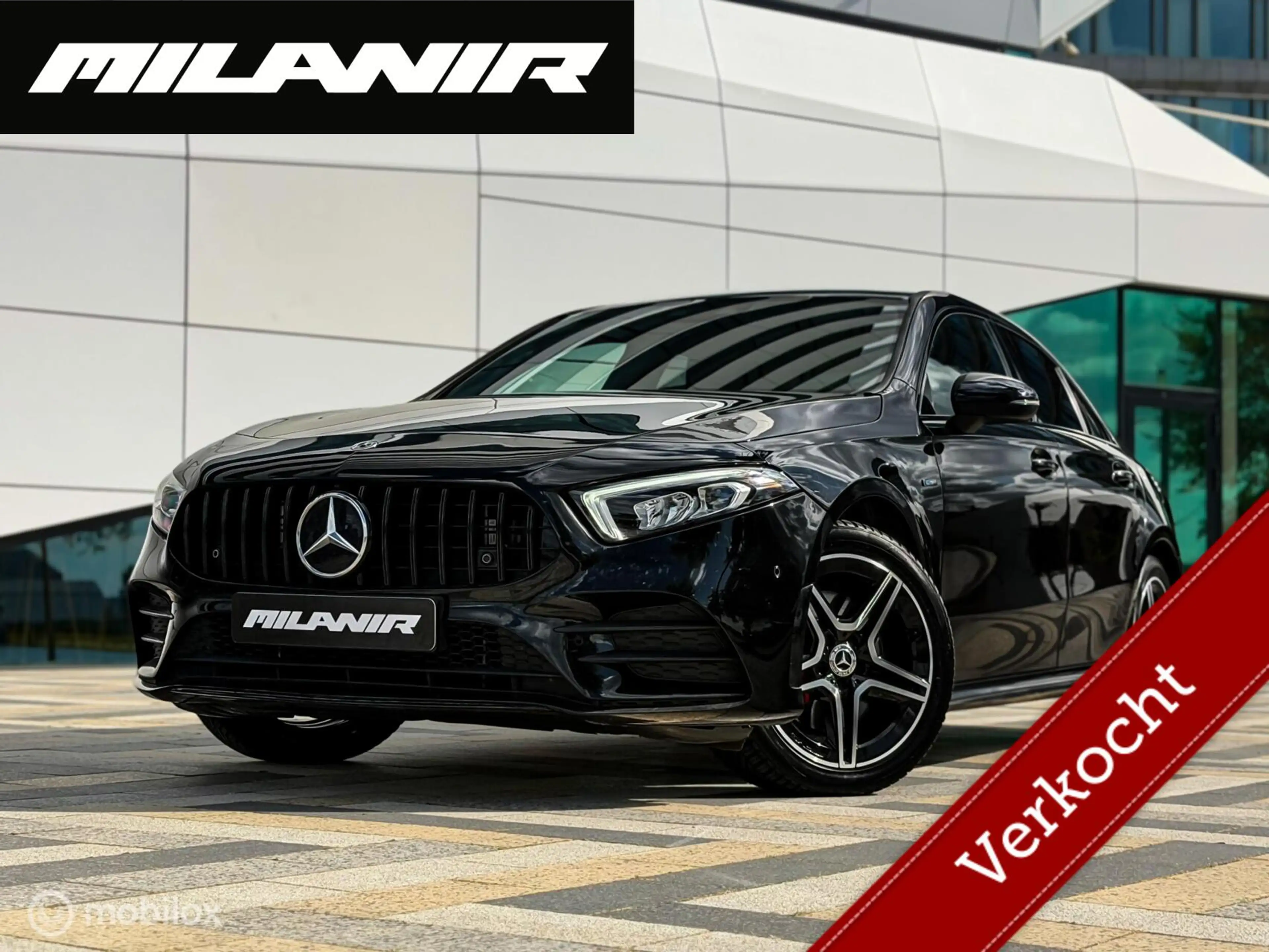 Mercedes-Benz A 250 e AMG Line | Black on Black | Carplay