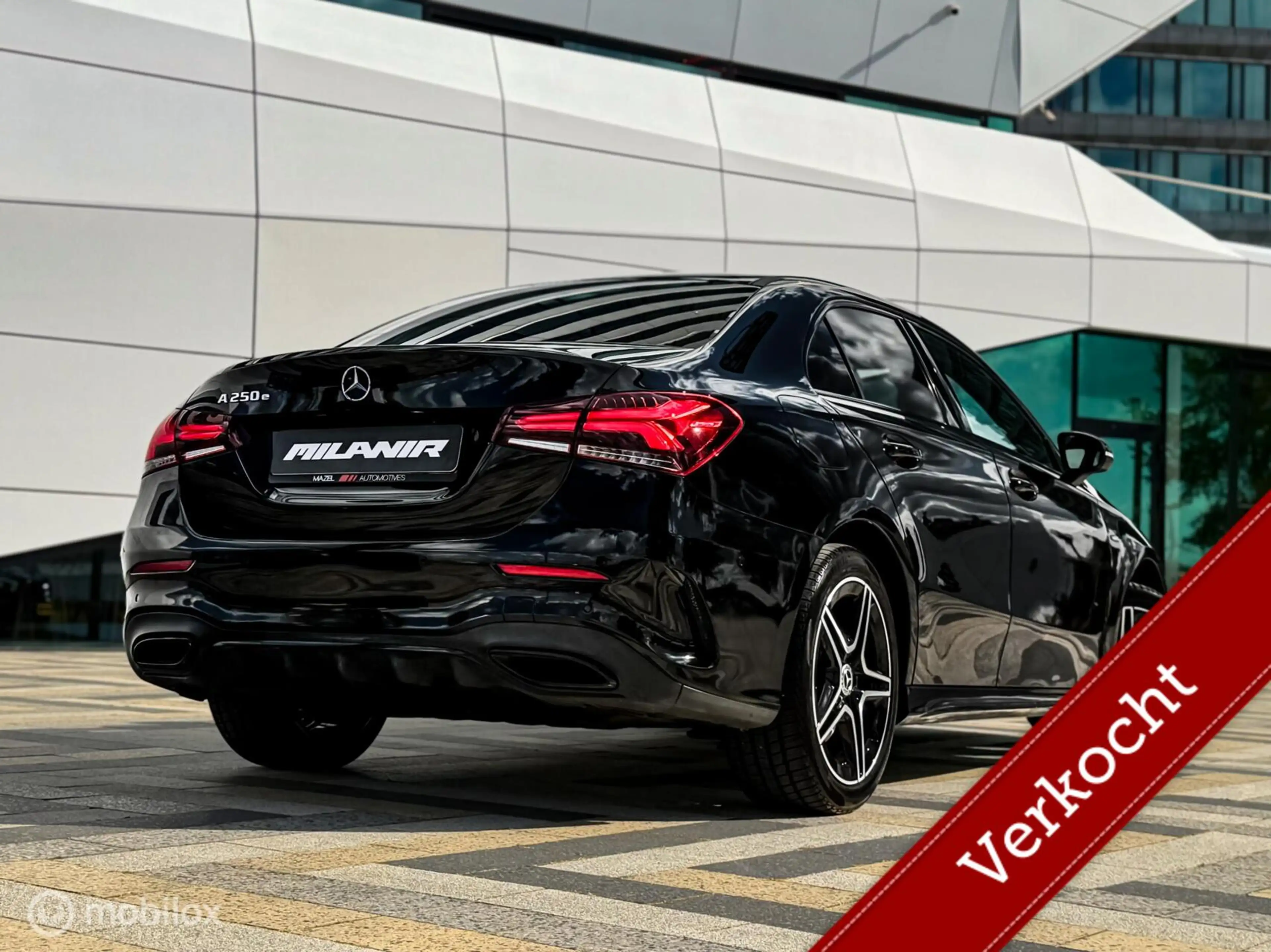 Mercedes-Benz A 250 e AMG Line | Black on Black | Carplay — photo 2