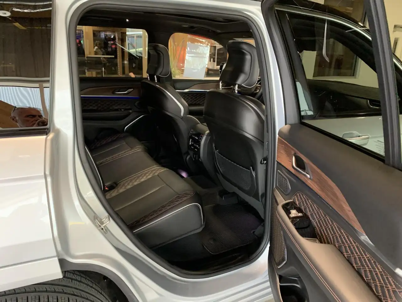 Jeep Grand Cherokee снимка Jeep Grand Cherokee