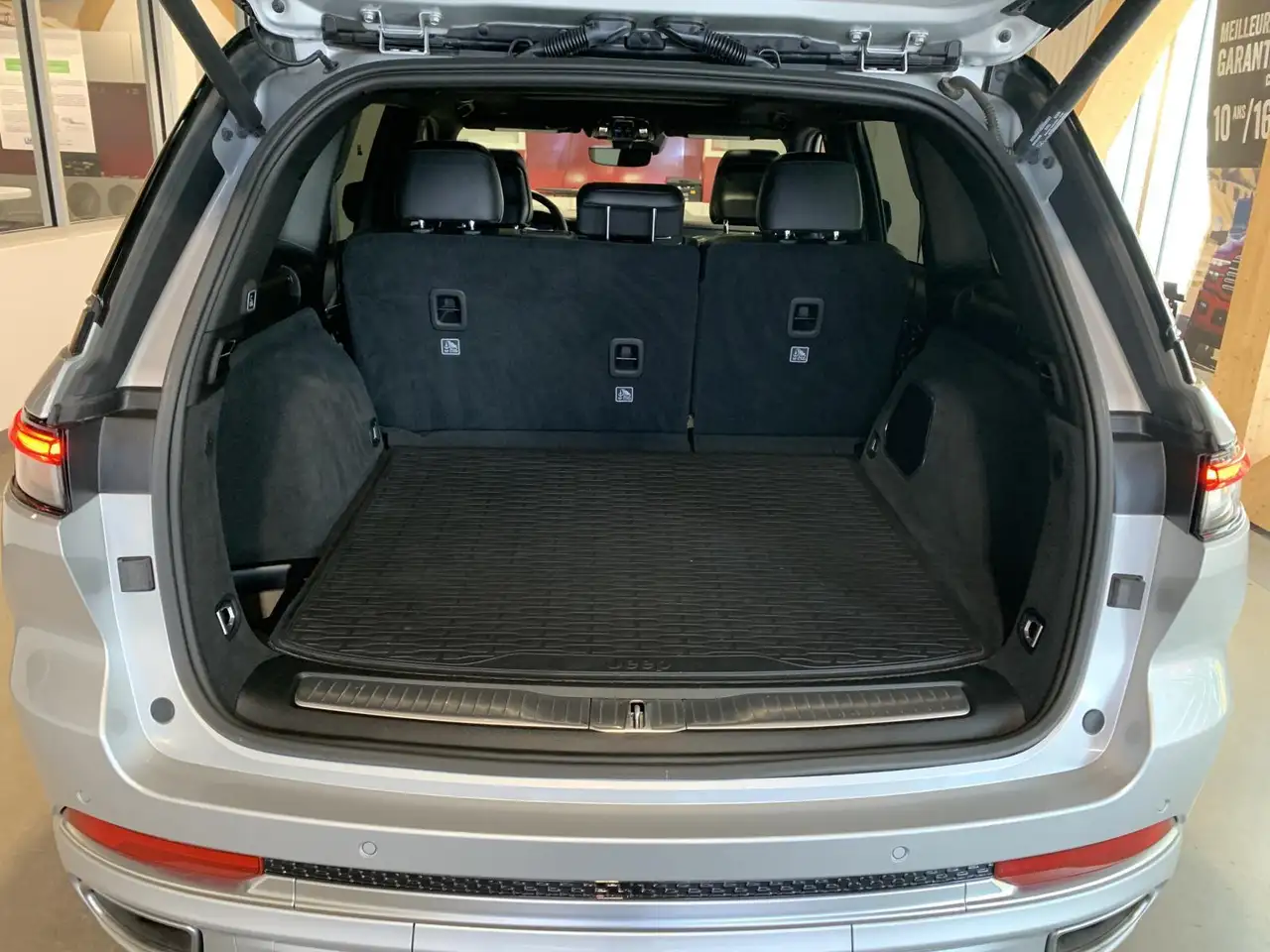 Jeep Grand Cherokee снимка Jeep Grand Cherokee
