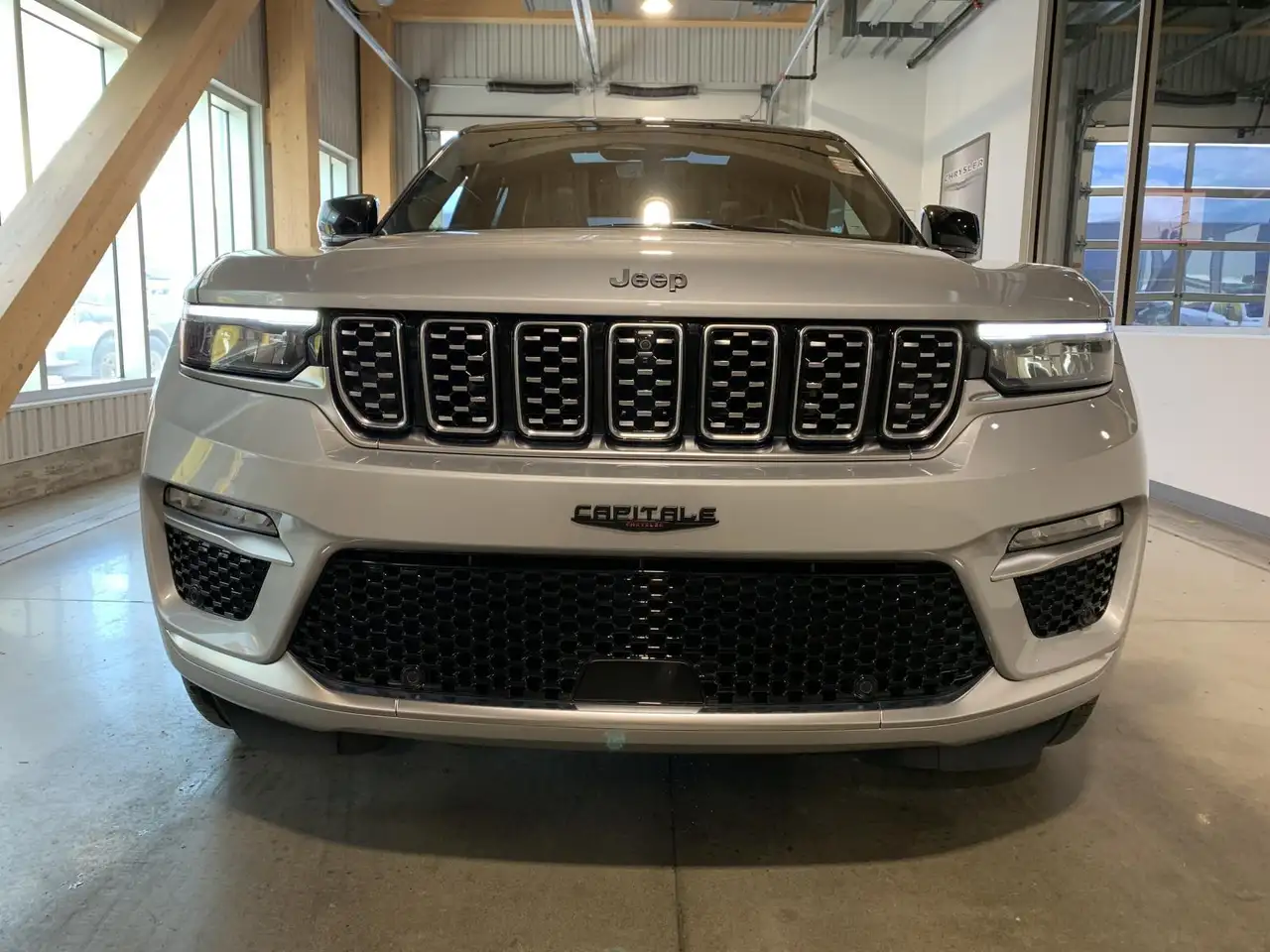 Jeep Grand Cherokee снимка Jeep Grand Cherokee